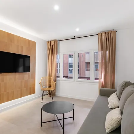 Charlot Center Iv Apartment *